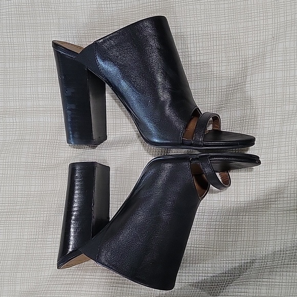 Open toe black leather mule chunky heel sandals - Picture 2 of 10